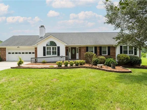 245 Lumina Dr, Lexington, NC 27295