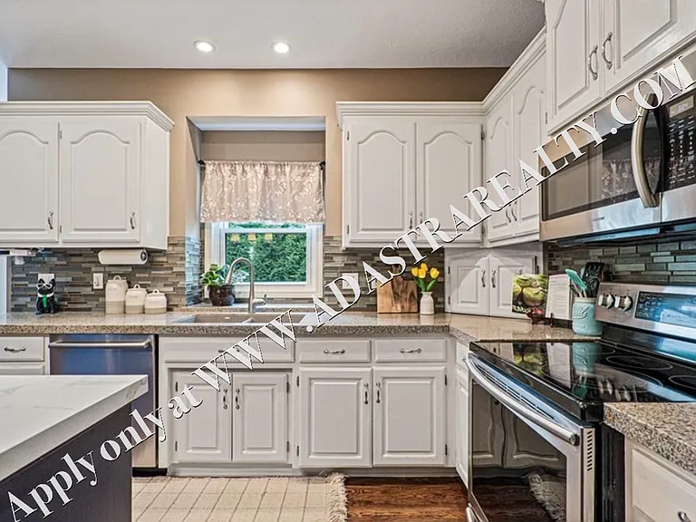 4904 W 157th St — Photo 9