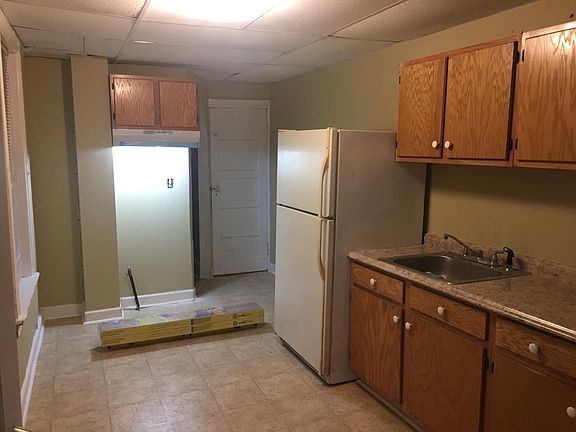 2nd image of 37 S Logan Ave
