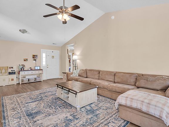 5th image of 103 Dunhill Court