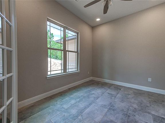 3rd image of 194 Manawianui Dr