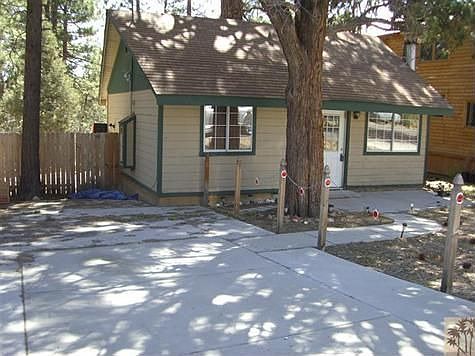2nd image of 647 Holmes Ln