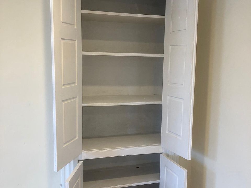 Closet in bigger bed room