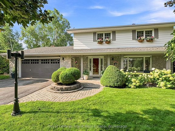 3rd image of 559 Alma St