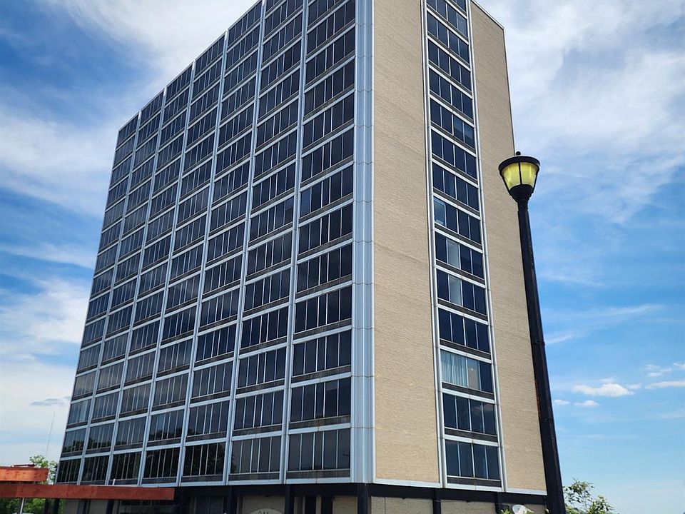 1st image of 810 Matson Pl Unit 807