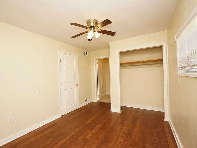 503B McKinney St — Photo 14