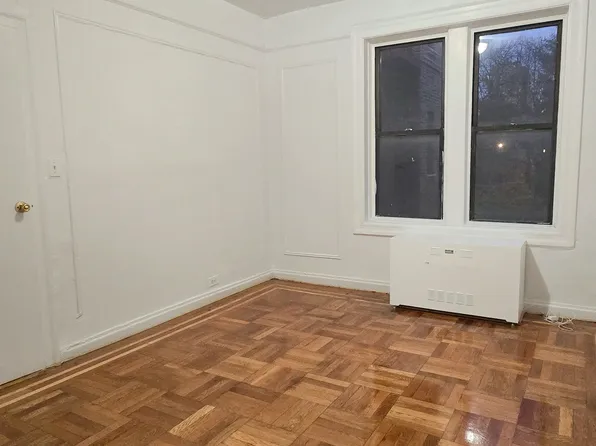 735 Walton Avenue image 8 of 10