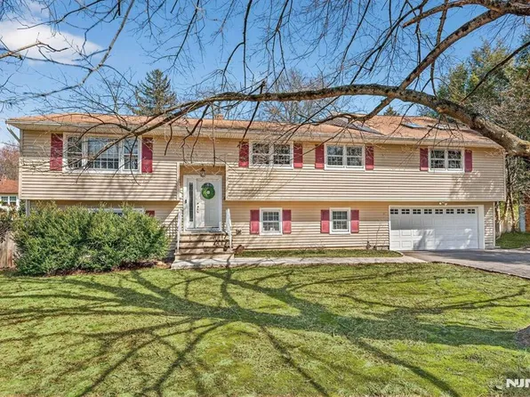 119 Dean St, Harrington Park, NJ 07640