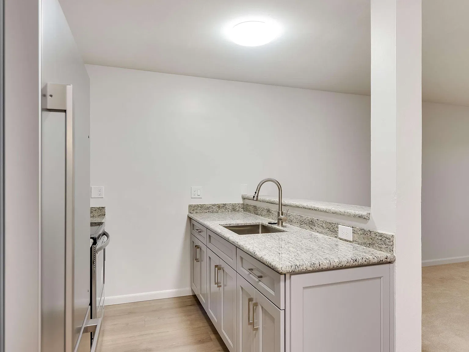 1 bed, 750 sqft, $2,075 — Photo 2