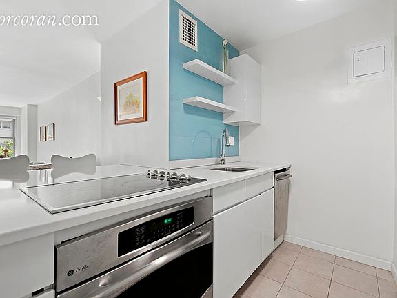 4th image of 3 W 14th St #315