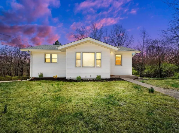 2800 Parthenon Dr, De Soto, MO 63020