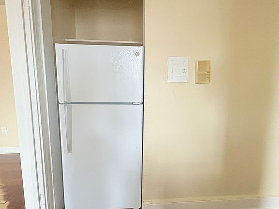 4th image of 34 Hotchkiss St #C06