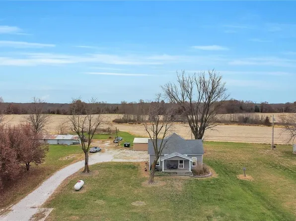 52 Strube Rd, New Florence, MO 63363