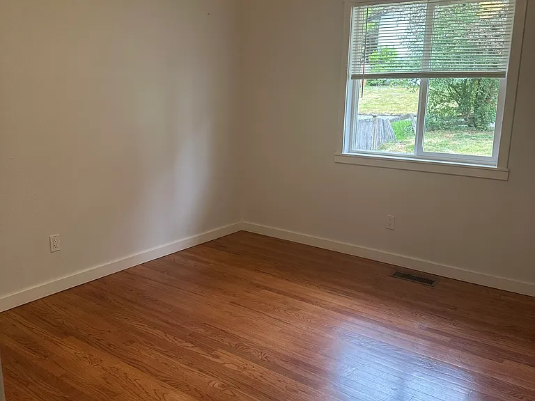 2123 167th Ave NE — Photo 9