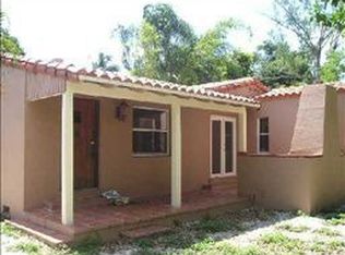 560 NE 118th St, Biscayne Park, FL 33161
