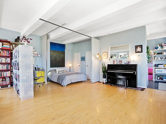 2nd image of 142 Henry St APT 5E