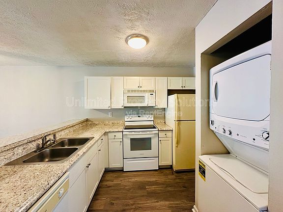 5th image of 209 Sunn Aire Ct APT C