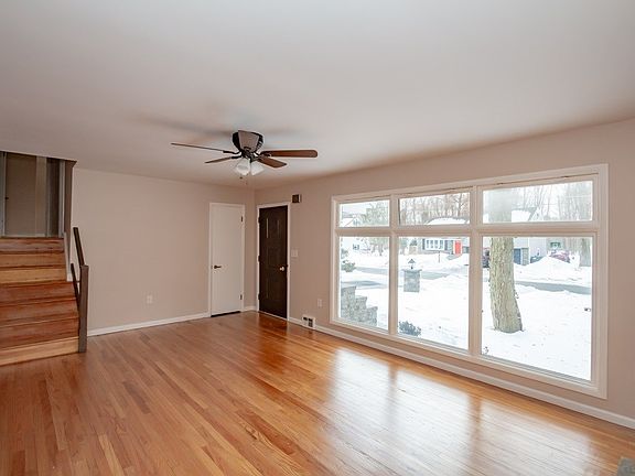4th image of 6 Beechwood Dr