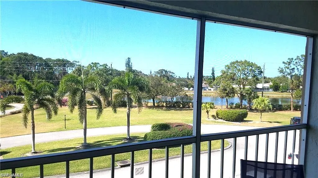 2 bed, 2.0 bath, 1051 sqft, $1,750 — Photo 2