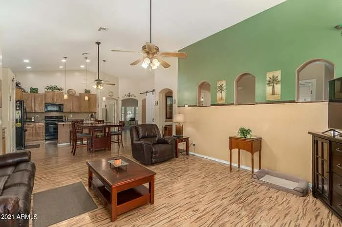 2638 S 85th Dr — Photo 16