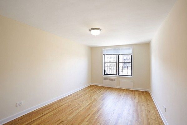 2nd image of 13720 45th Ave APT 2B