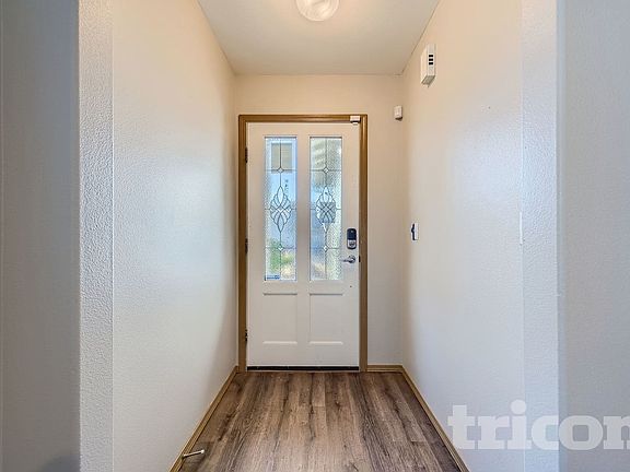 3rd image of 2820 187th St E
