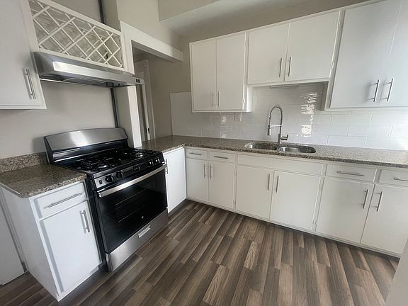 3rd image of 169 E Market St #169