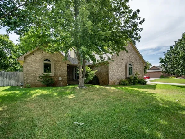 800 N Sagebrush St, Wichita, KS 67230
