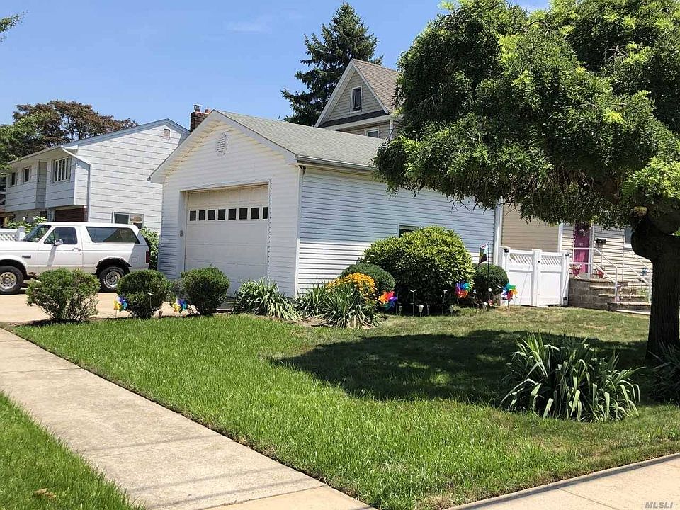 1st image of 215 Forest Ave