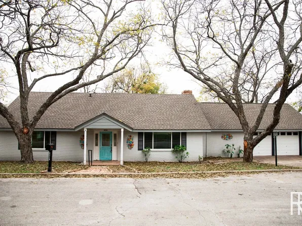 804 Tanglewood Ave, Comanche, TX 76442