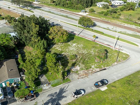 5th image of 1030 W 30th Street