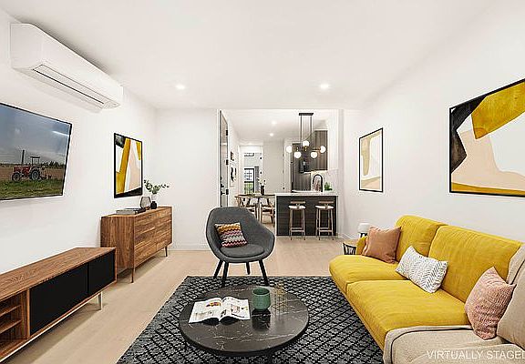 2nd image of 45-42 Vernon Blvd #2E
