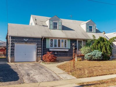40 Roeckel Avenue, Valley Stream, NY, 11580