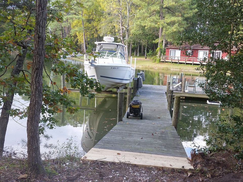 1st image of Kingscote Dr