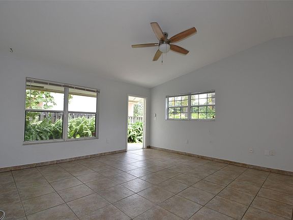 4th image of 501 SW 17th St #1-2