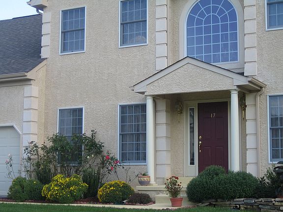 4th image of 17 Wyeth Ln