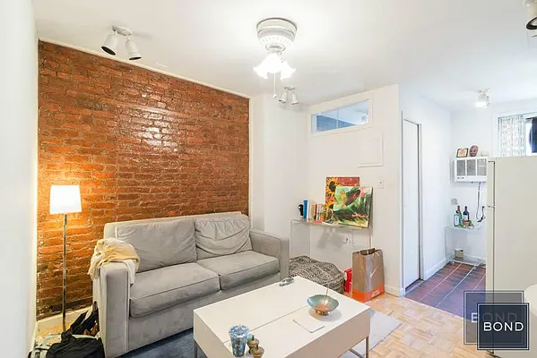 Rented by Bond New York | media 21