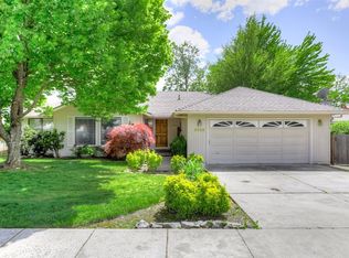 2852 Fredrick Dr, Medford, OR 97504