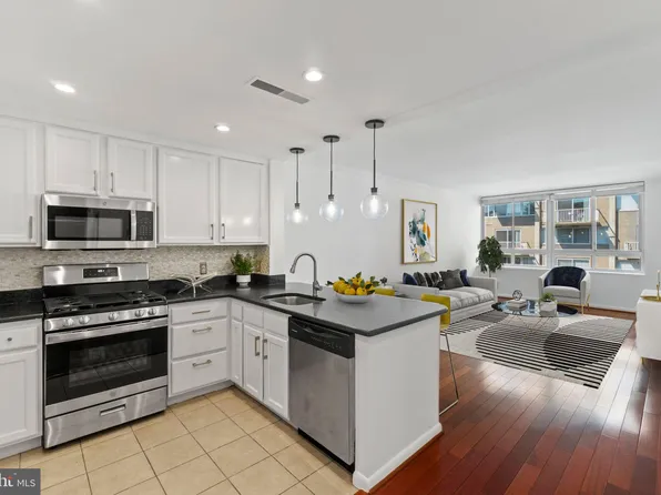 355 I St SW #518, Washington, DC 20009