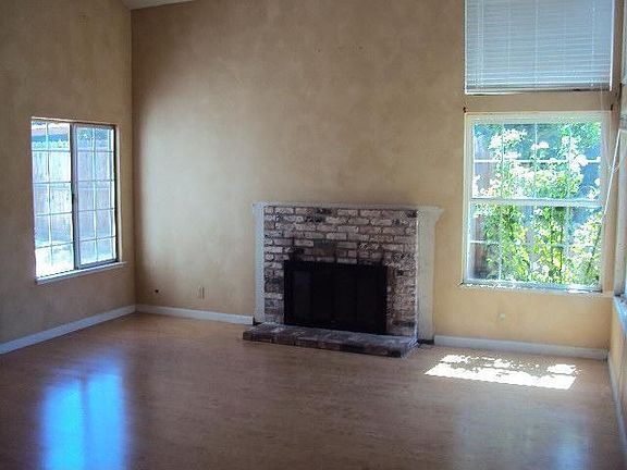 2nd image of 397 Danbury Cir