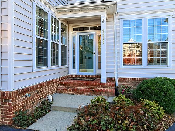 2nd image of 42931 Park Brooke Ct