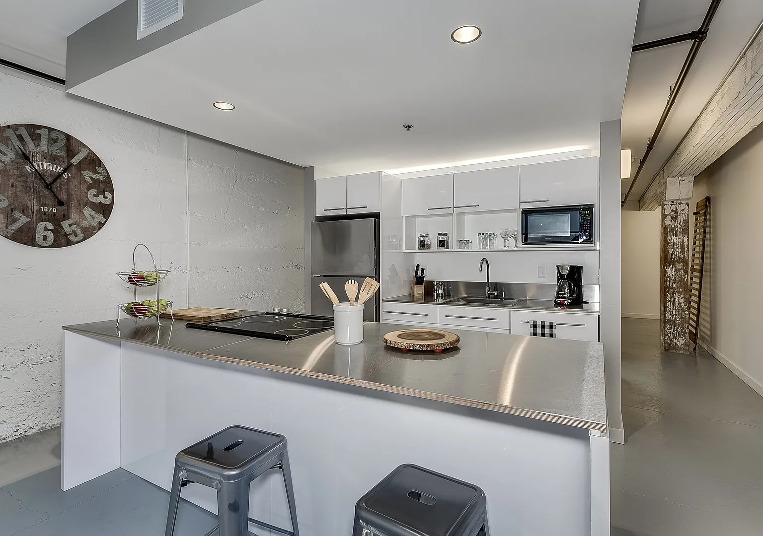 520Commerce — Photo 2