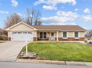 80 Crescent Hills Dr, Saint Peters, MO 63376