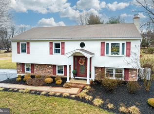 125 Clearview Dr, Downingtown, PA 19335