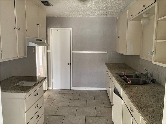 4th image of 1537 Devon Dr