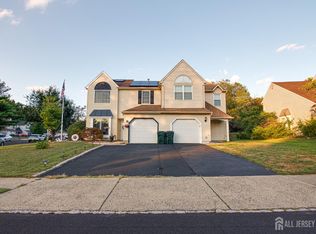 2 Fieldcrest Way, Freehold, NJ 07728