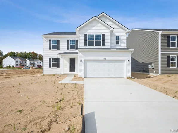 381 Edge Brook Dr, Holly, MI 48442