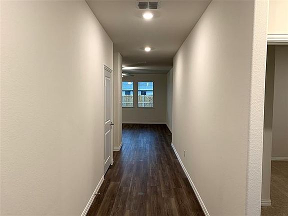 4th image of 432 Holt Ln