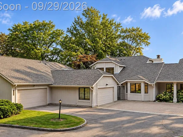 1835 Golf Ridge Dr, Bloomfield Hills, MI 48302