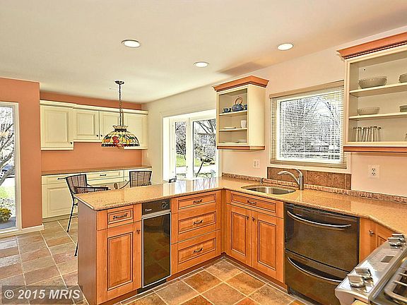 4th image of 8521 Carlynn Dr